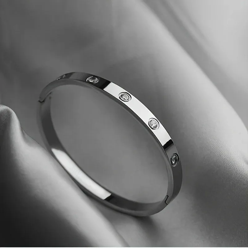Casual Style Bangle