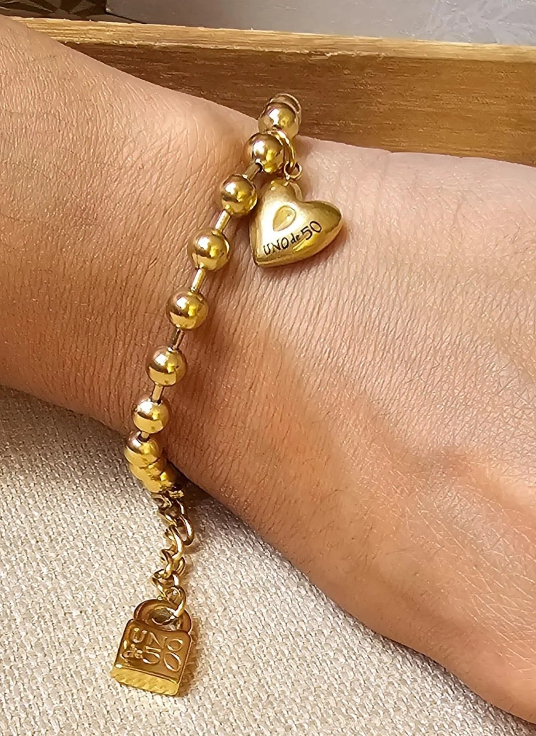 UNO de 50 Small Heart Charm Bracelet