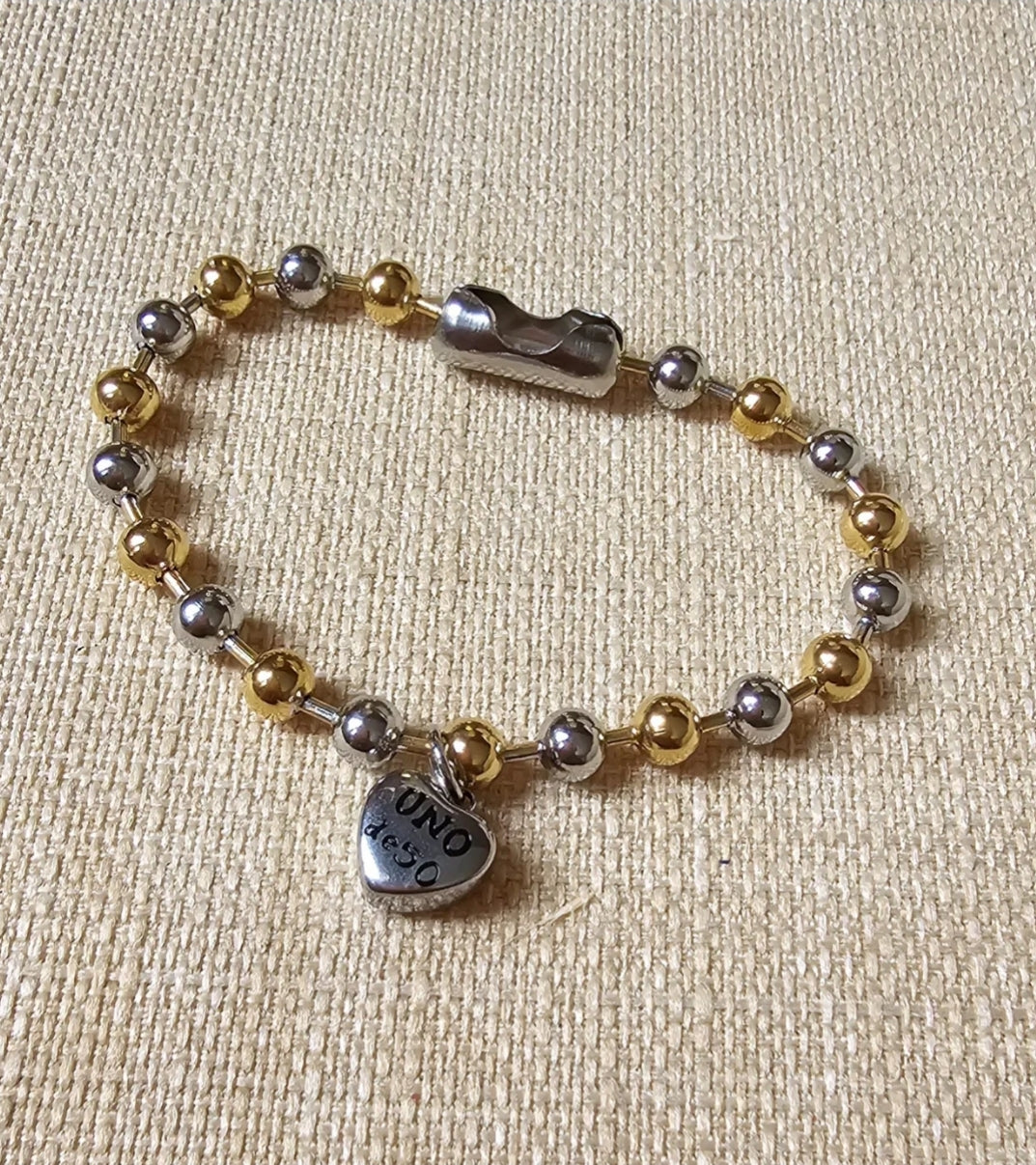 UN- Two Colors Beaded Heart Bracelet