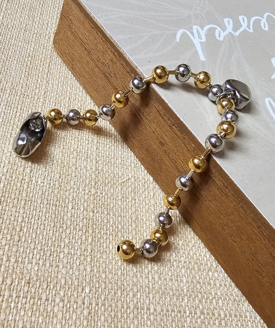 UN- Two Colors Beaded Heart Bracelet